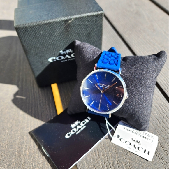 SOLD! NWT & BOX  Unisex Coach Watch - Picture 3 of 8